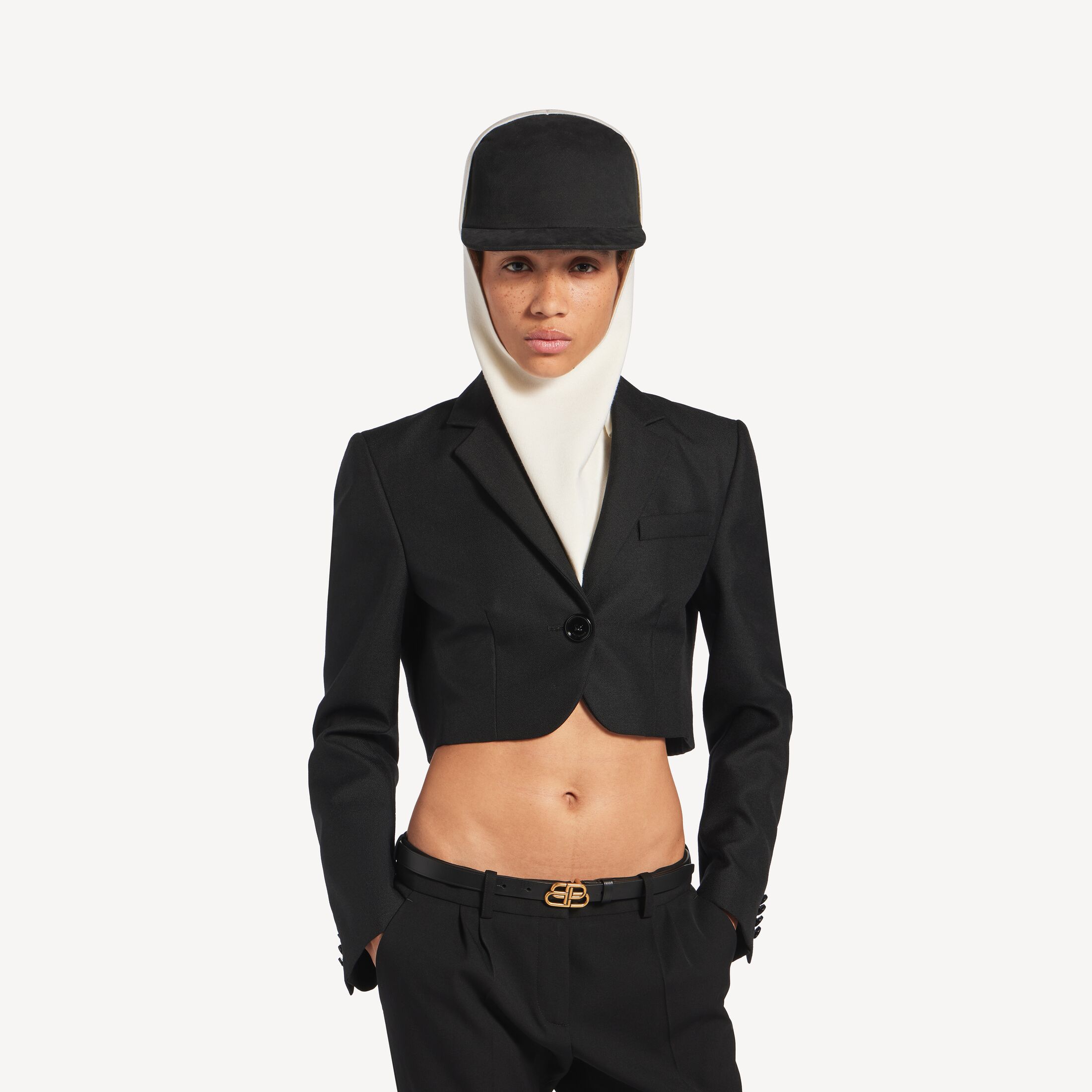 Women's Cropped Jacket in Black 2