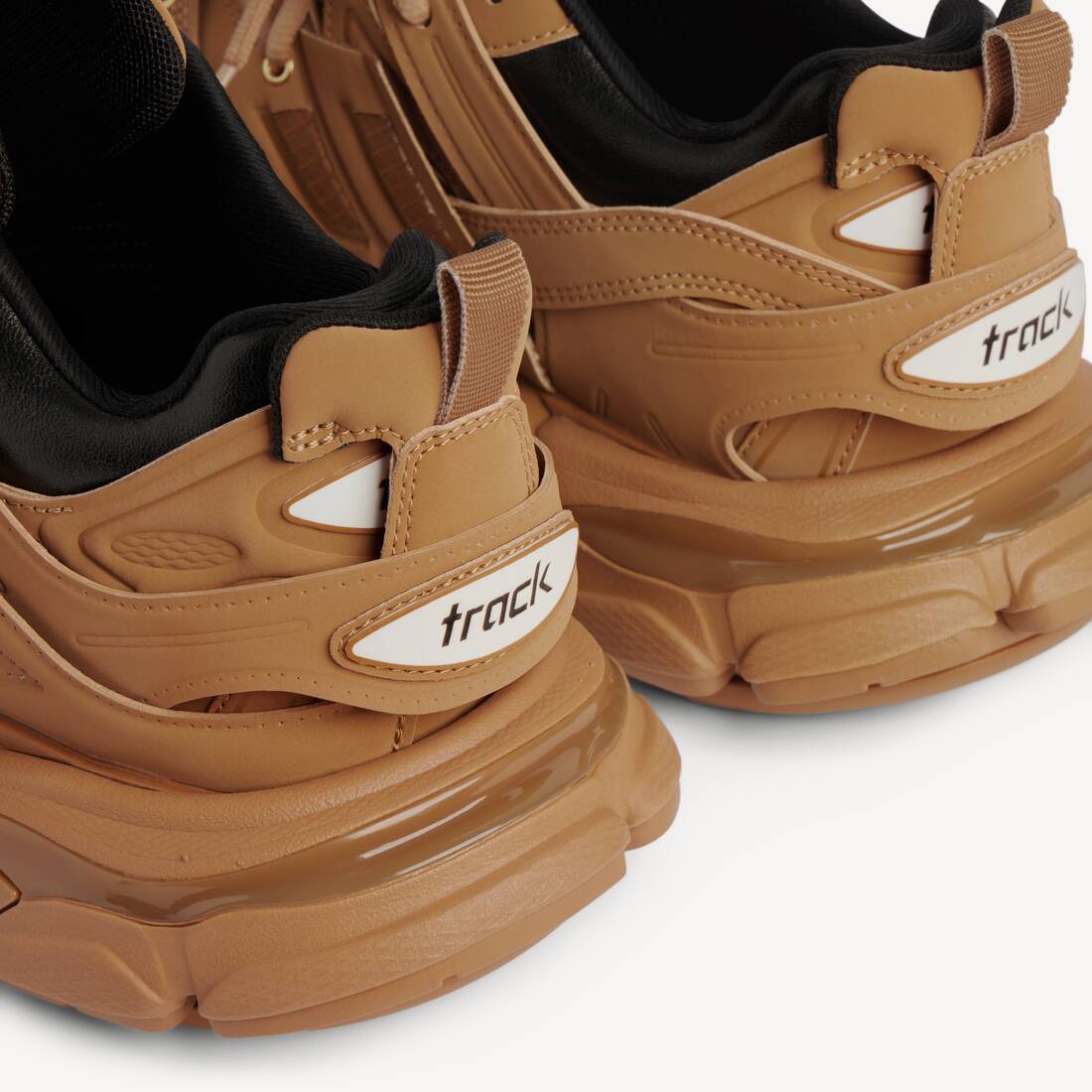 Men's Track Yard Sneaker in Camel/black 4